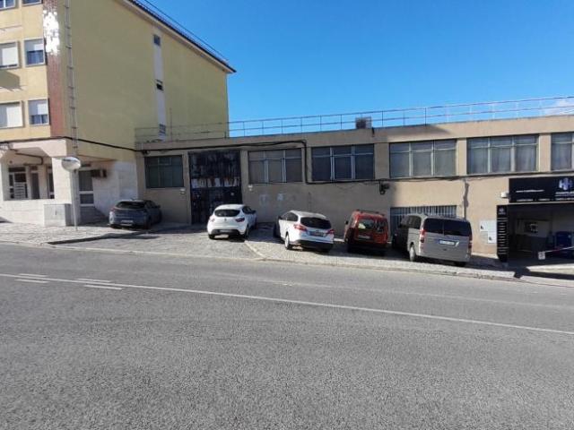 Ponto Comercial venda em Loures