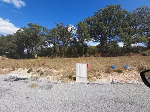 Terrain vente à Les Hauts Bois, Lourmais