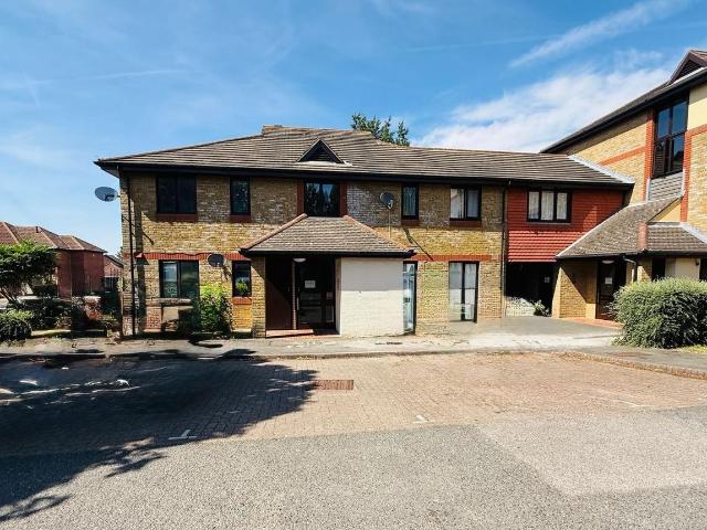 Apartment for rent in Worcester Park Estate, Monks Orchard