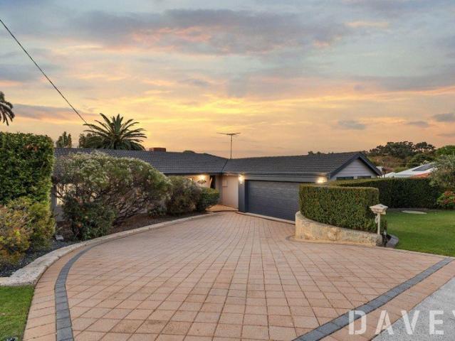 House for sale in Hamersley, City of Stirling