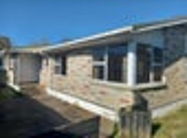 House for sale in Queenwood House for sale in Queenwood
