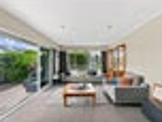 House for sale in Chaslands, Canterbury