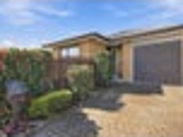 House for sale in Chaslands, Canterbury