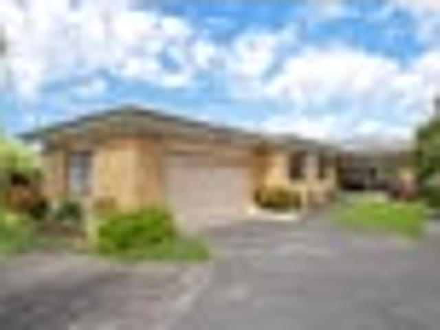 House for sale in Henderson-Massey, Rapanui