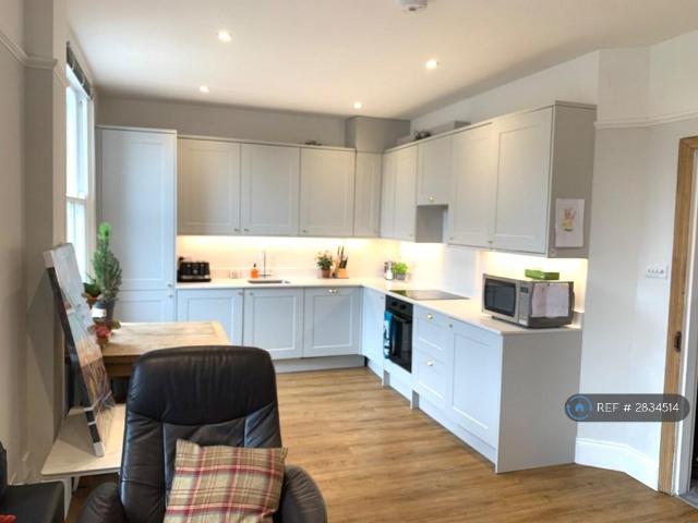 Apartment for rent in London Borough of Ealing, Isle Of Man