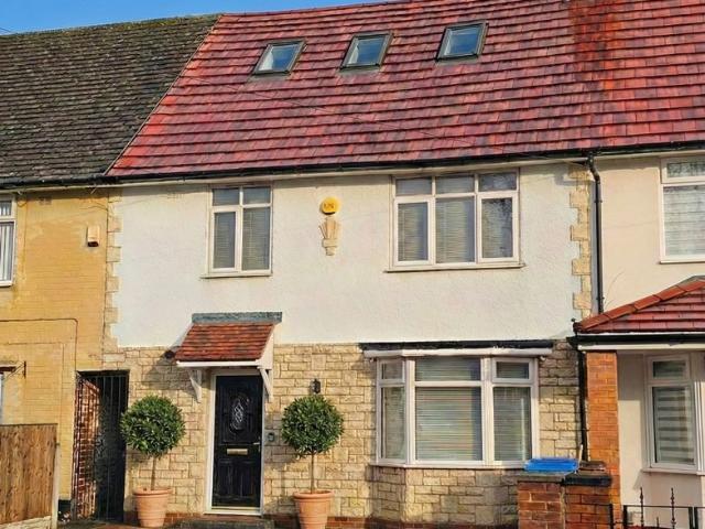 House for rent in Calderstones