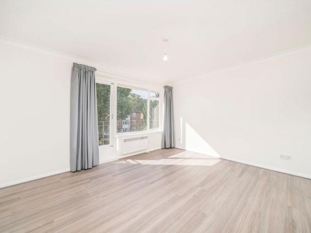 Apartment for rent in Surbiton, Greater London