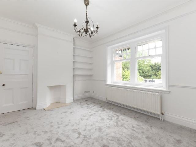 Apartment for rent in Surbiton, Greater London