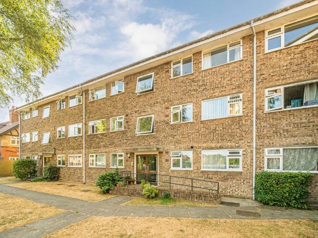 Apartment for rent in Surbiton, Greater London