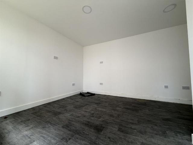 Apartment for rent in London Borough of Ealing, Greenford