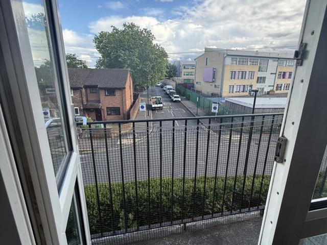 Apartment for rent in Upton Park, Greater London