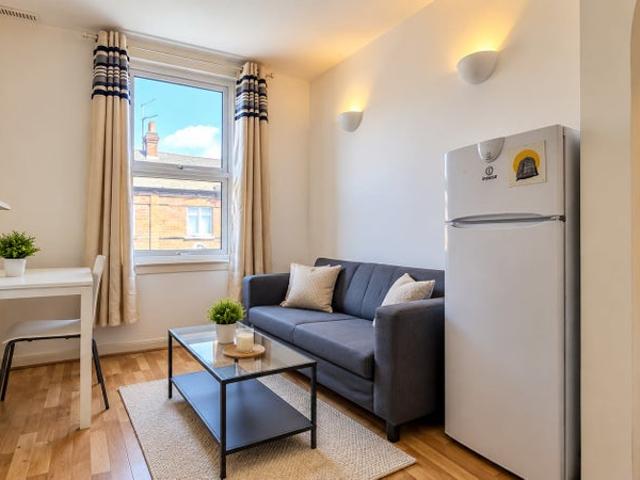 Apartment for rent in Willesden Green, Greater London
