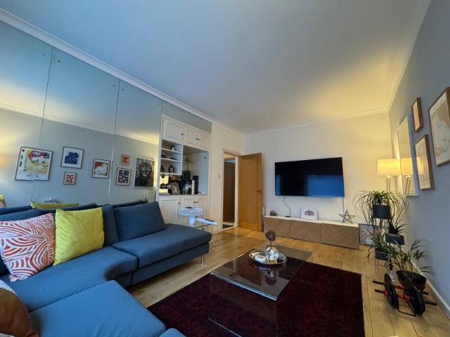Apartment for rent in Brompton, Greater London