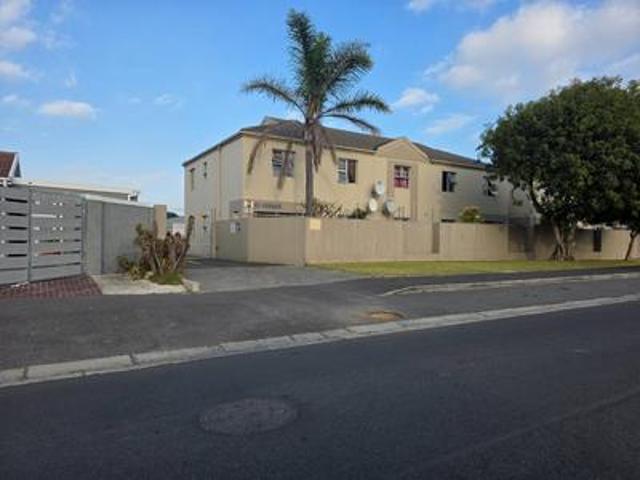 Apartment for sale in Goodwood, Western Cape