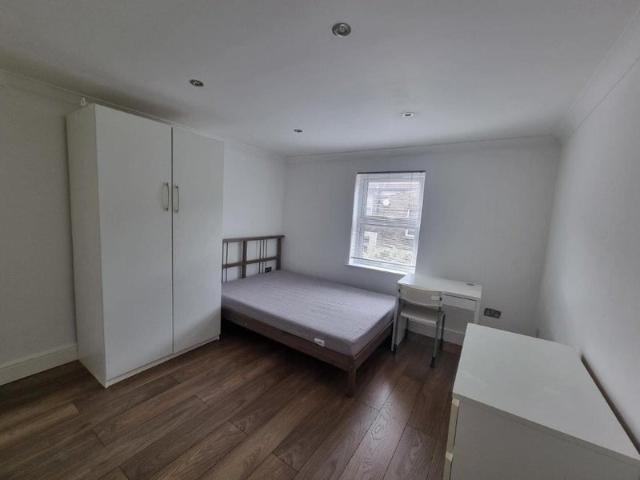 Apartment for rent in London Borough of Newham, Greater London