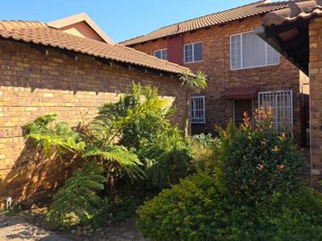 Townhouse for sale in Waterkloof, Gauteng