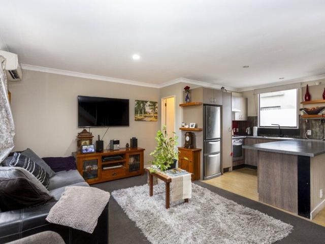 Townhouse for rent in Heathcote, Canterbury