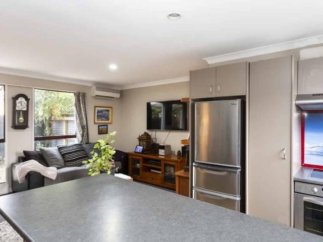 Townhouse for rent in Heathcote, Canterbury