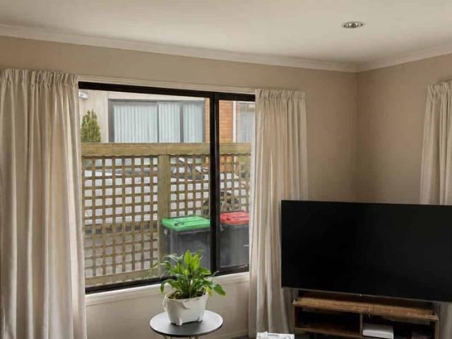Townhouse for rent in Otakou