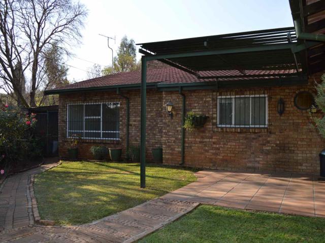 House for rent in Faerie Glen, Gauteng
