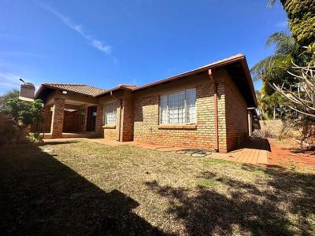 Townhouse for sale in Waterkloof, Gauteng