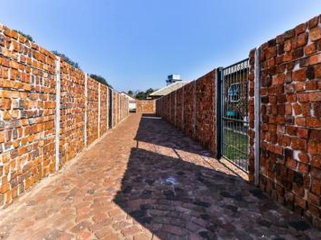 Townhouse for rent in Ekurhuleni, Gauteng
