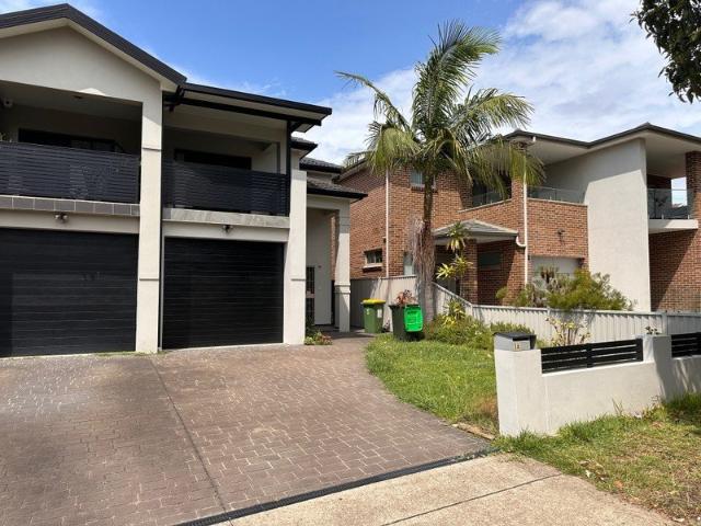Duplex for rent in Sydney, New South Wales