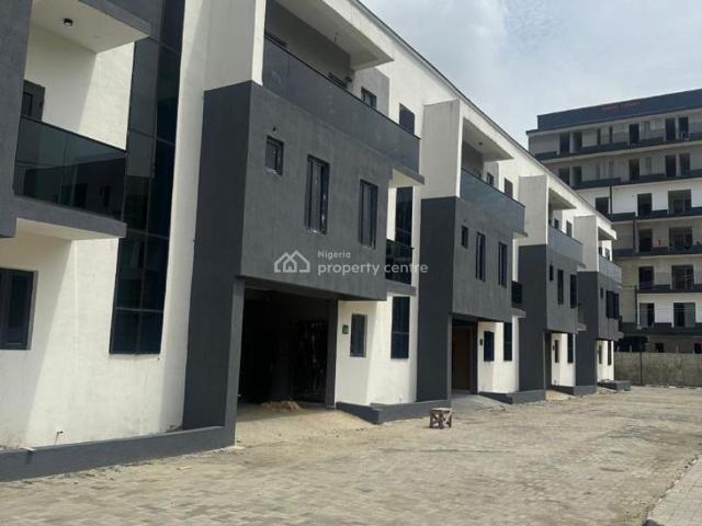Detached house for sale in Eti Osa, Lagos