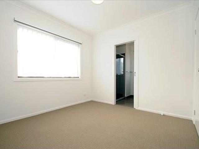 Townhouse for rent in Mordialloc, Melbourne