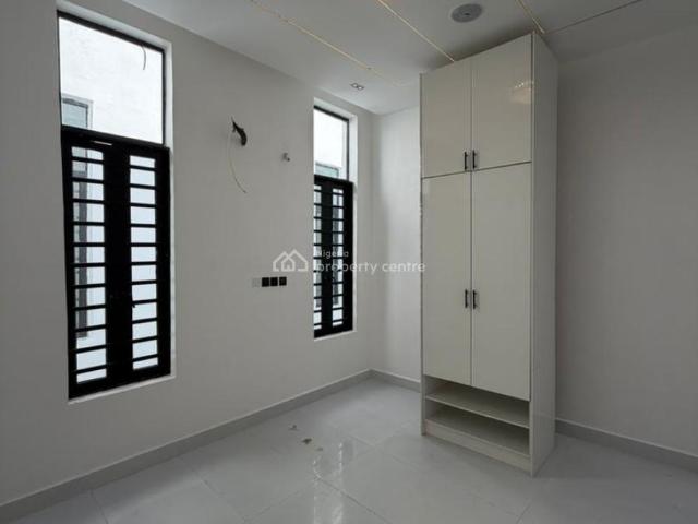 House for sale in Eti Osa, Lagos