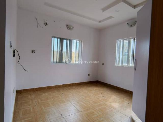 Flat for rent in Eti Osa, Lagos
