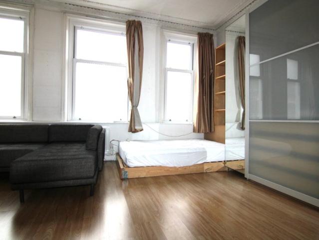 Studio for rent in Crouch End, Isle Of Man