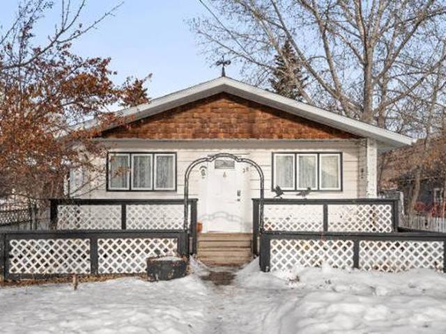 House for sale in Calgary