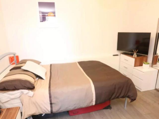 Room for rent in Bromley-by-Bow, Poplar Grove