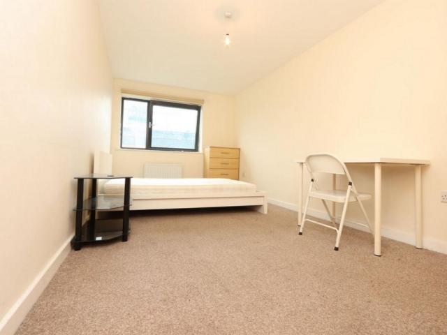 Room for rent in Maryland, Greater London