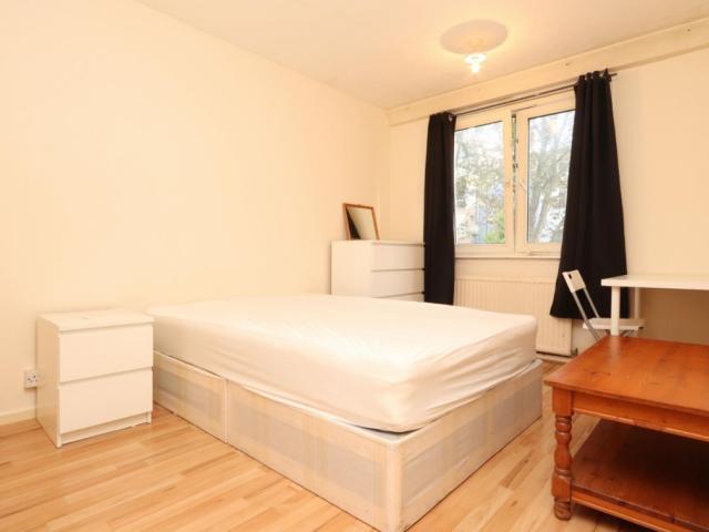 Room for rent in North Woolwich, Greater London