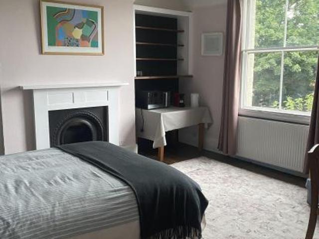 Room for rent in Clapham, Greater London