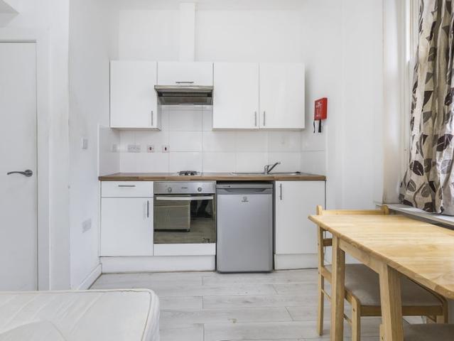 Studio for rent in Earl's Court, Greater London