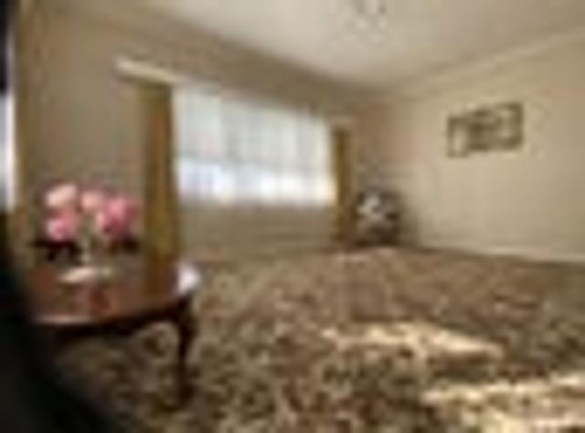 House for sale in Hamilton East