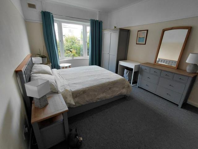 Apartment for rent in Croftfoot, Scotland