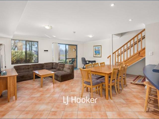 Townhouse for rent in Geographe, Western Australia