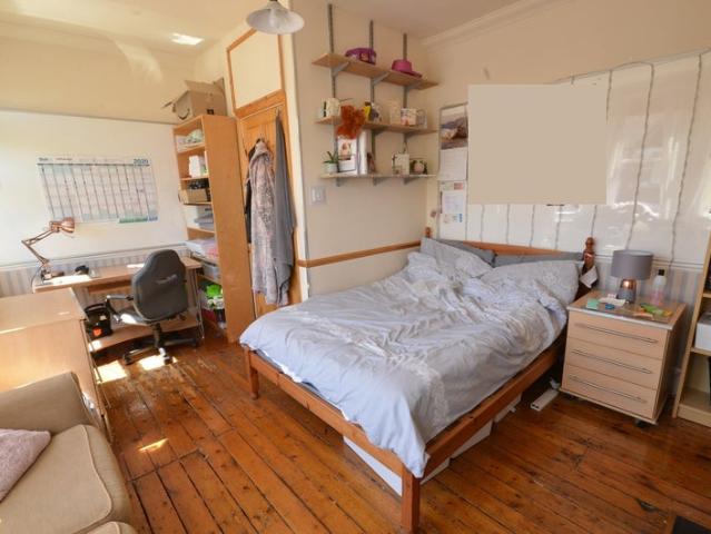House for rent in The Gardens, Greater London