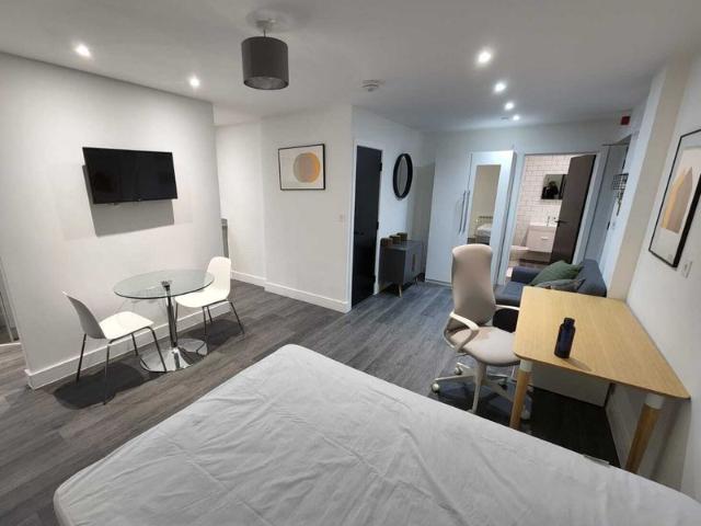 Studio for rent in City Centre, Feckenham