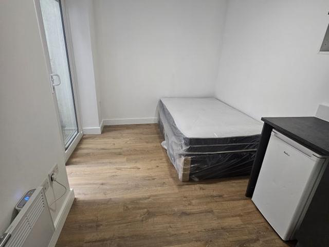 Studio for rent in Mile End, Greater London