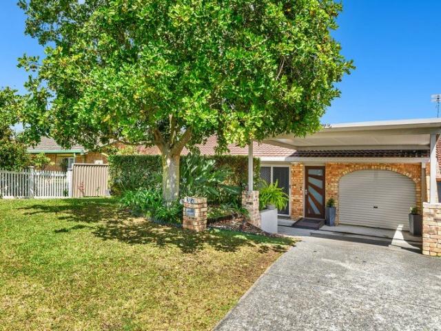 Duplex for sale in Ashmore, Gold Coast City