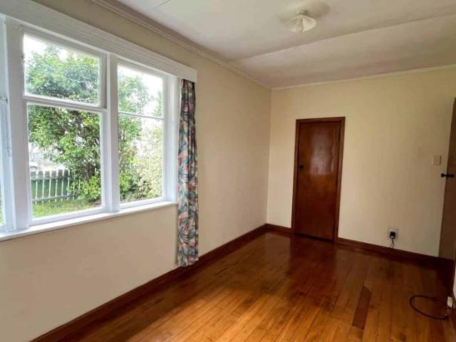 House for rent in Point England, Oroua County