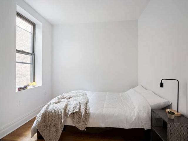 Room for rent in Arverne, New York