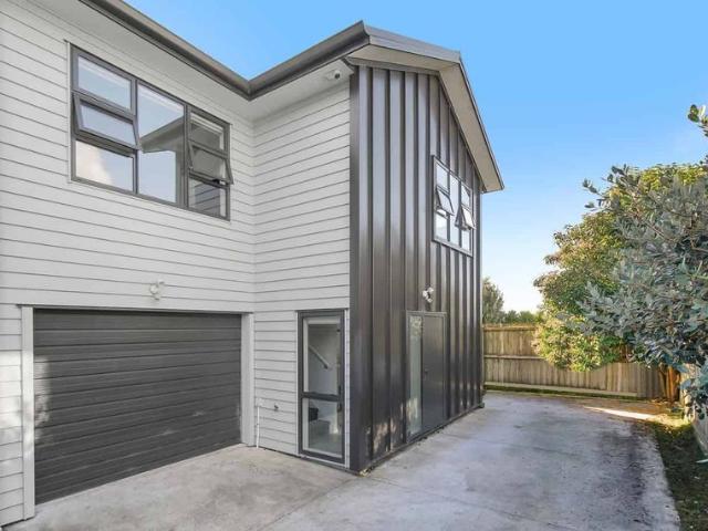 Townhouse for rent in Owhata