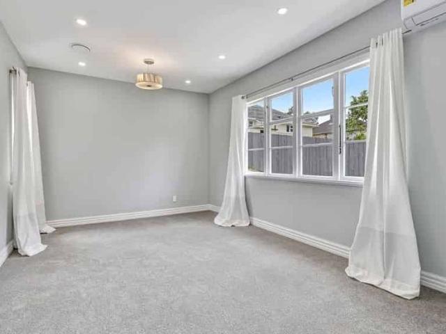 House for rent in Point England, Oroua County