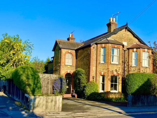 Room for rent in Felthamhill, Spelthorne